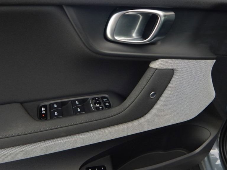 Used 2022 Polestar Polestar 2 image 27