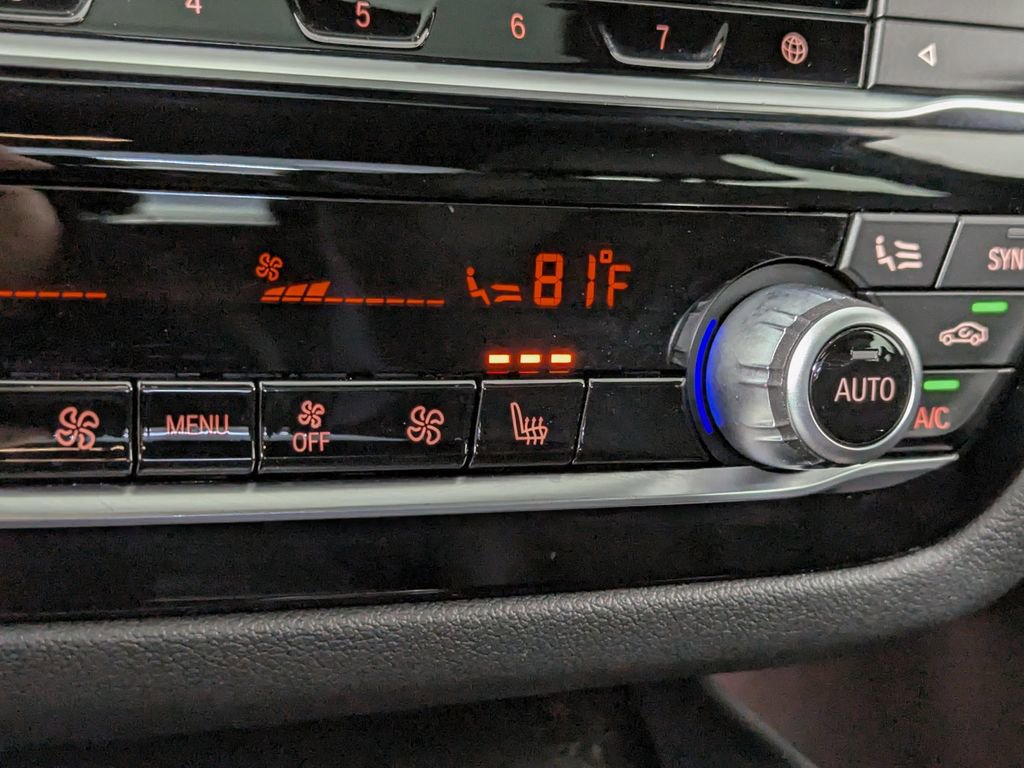 Used 2021 BMW 530i xDrive w/ Convenience Package image 21