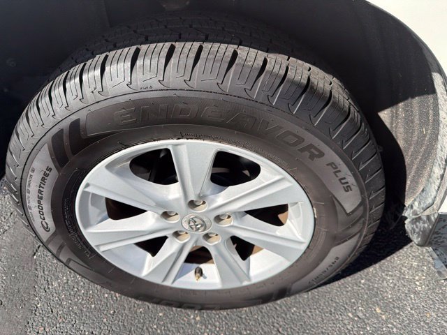 Used 2012 Toyota Highlander FWD w/ Tech Pkg image 26