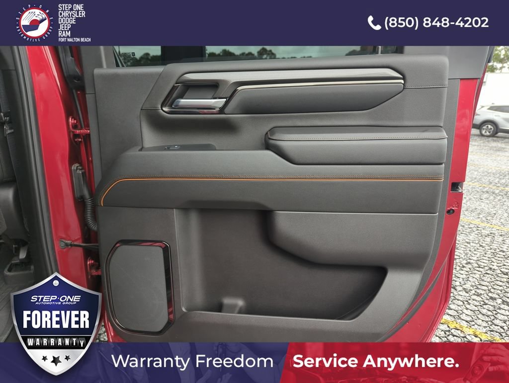 Used 2024 GMC Sierra 2500 AT4 w/ Technology Package AWD/4WD image 32