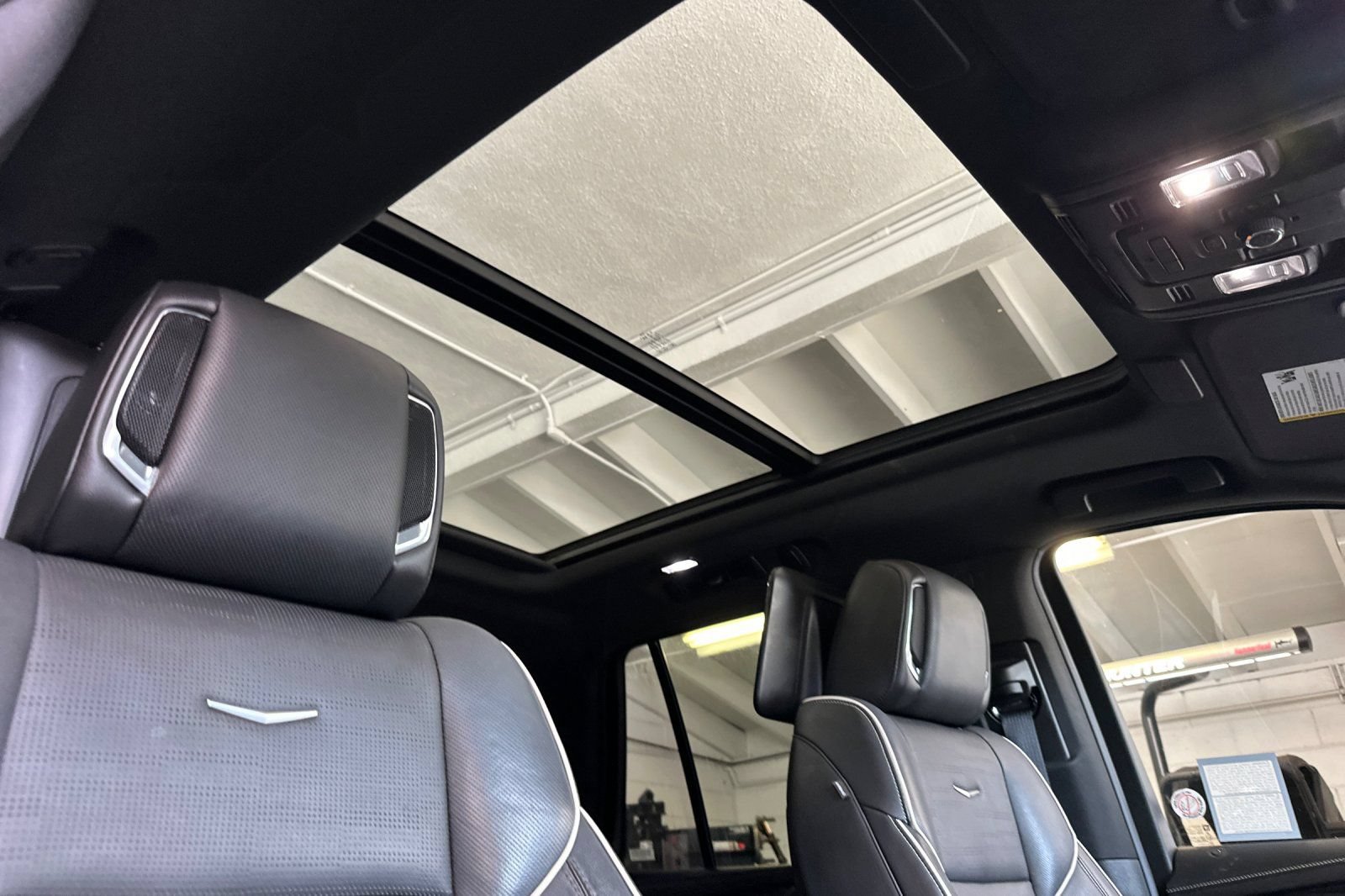 Used 2023 Cadillac Escalade Sport AWD/4WD image 23