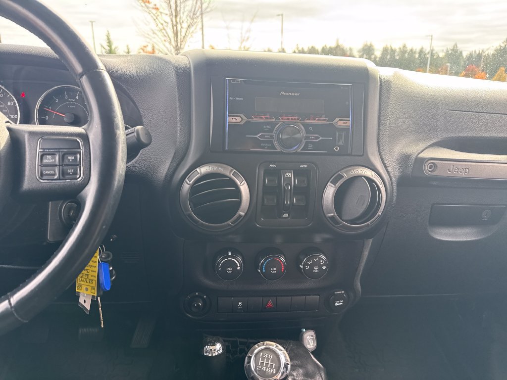 Used 2015 Jeep Wrangler Unlimited Sport AWD/4WD image 23