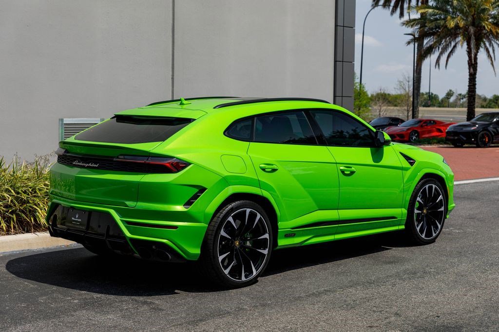 Used 2025 Lamborghini Urus SE image 5