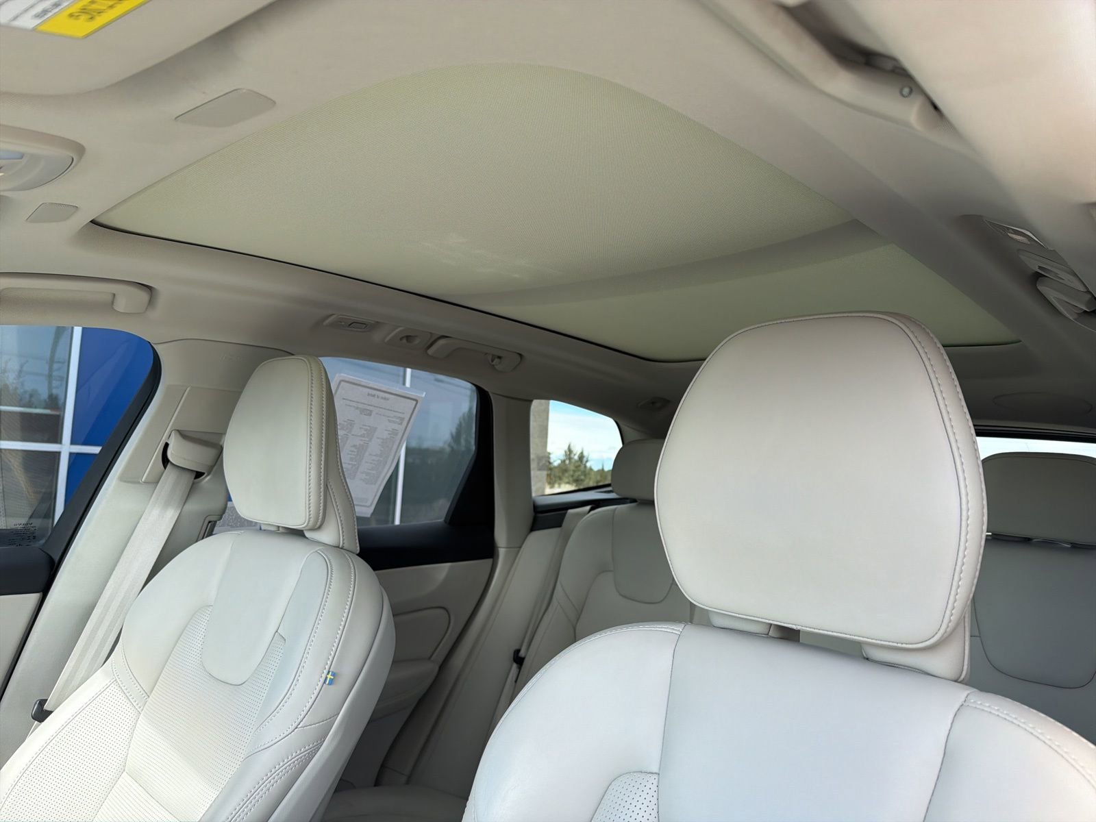 Used 2024 Volvo XC60 B5 Ultimate w/ Protection Package Premier image 16