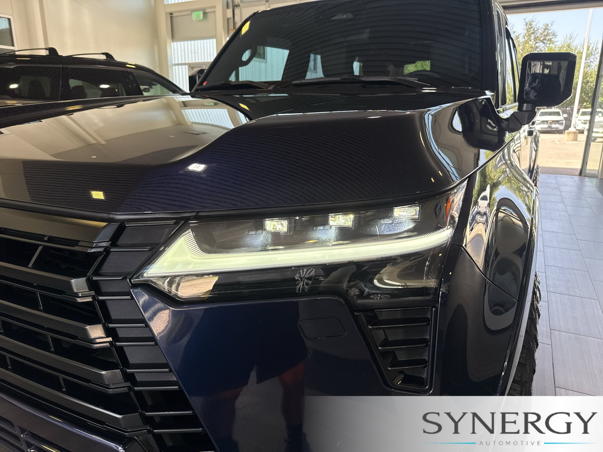 Used 2024 Lexus GX 550 w/ Accessory Package (Z1) AWD/4WD image 9