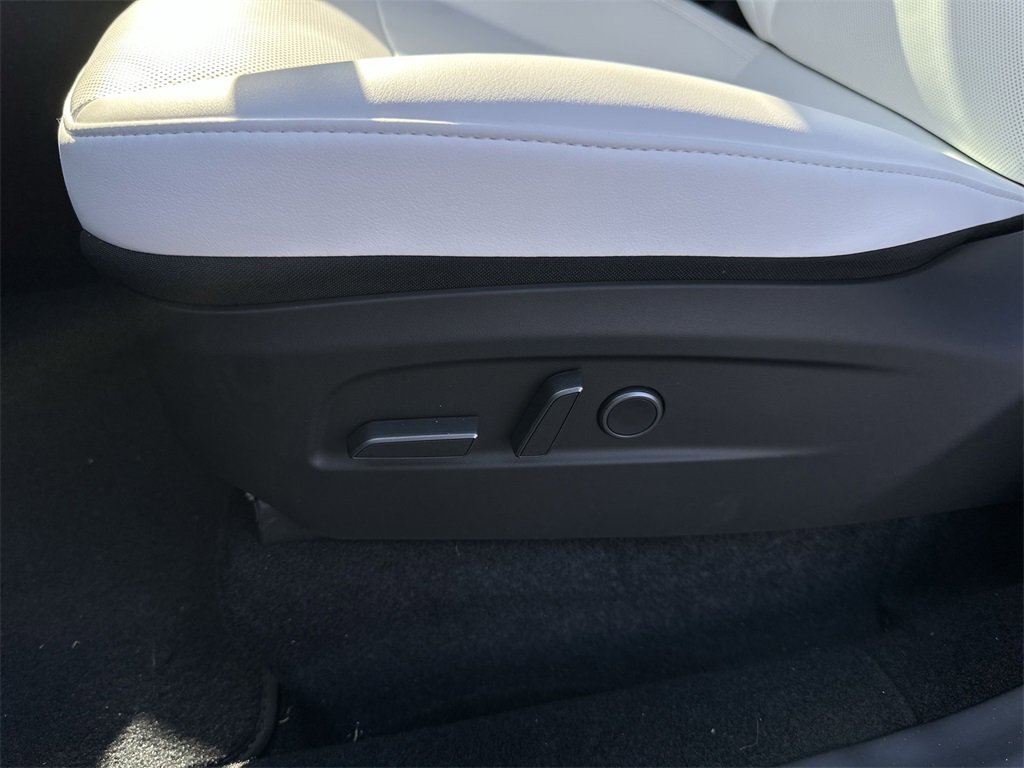 Used 2026 Tesla Model Y Long Range image 12
