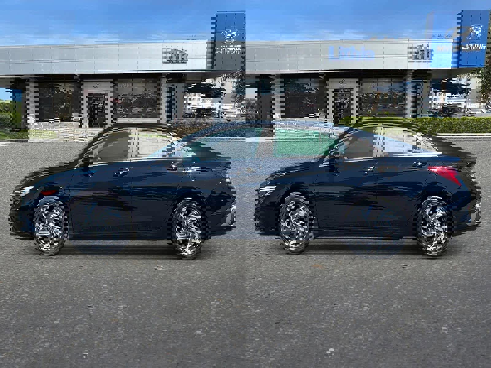 New 2025 Hyundai Elantra SEL image 6