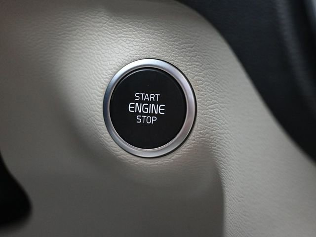 Used 2023 Volvo XC40 B5 Ultimate w/ Protection Package Premier image 31