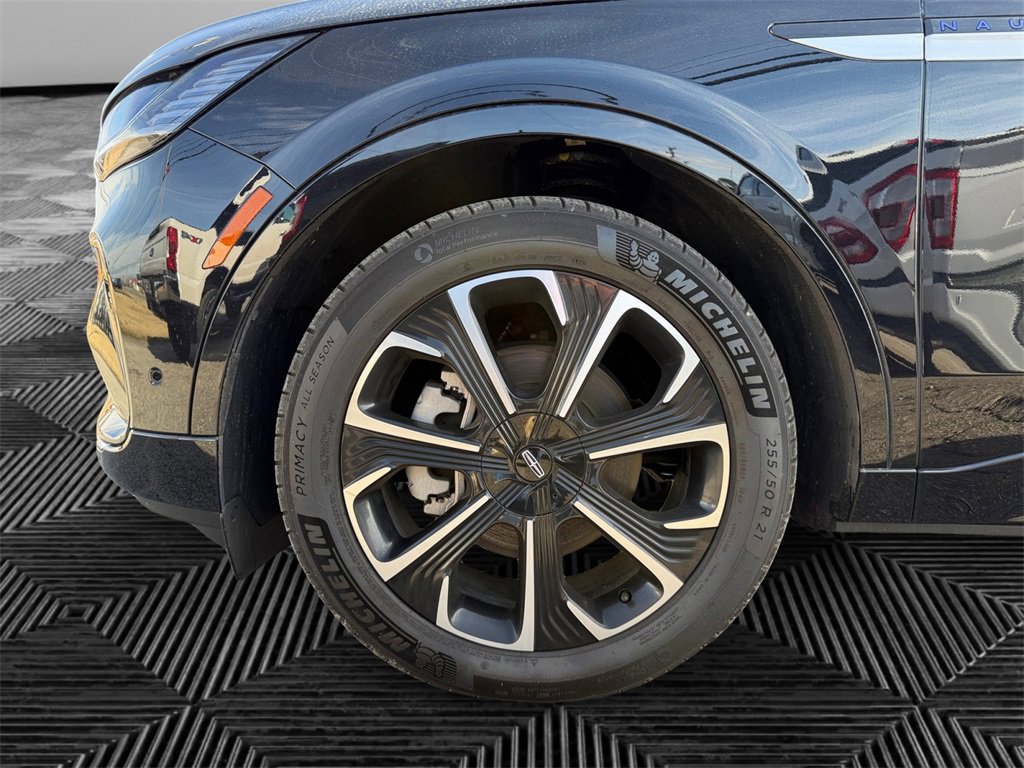 Used 2024 Lincoln Nautilus Reserve w/ Equipment Group 203A image 14