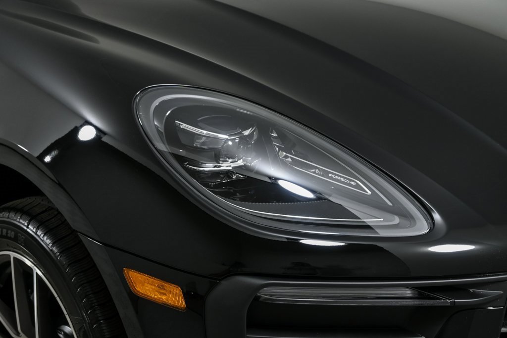 New 2026 Porsche Macan image 38