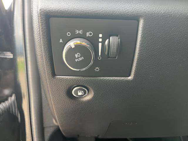 Used 2020 Jeep Grand Cherokee Altitude image 24