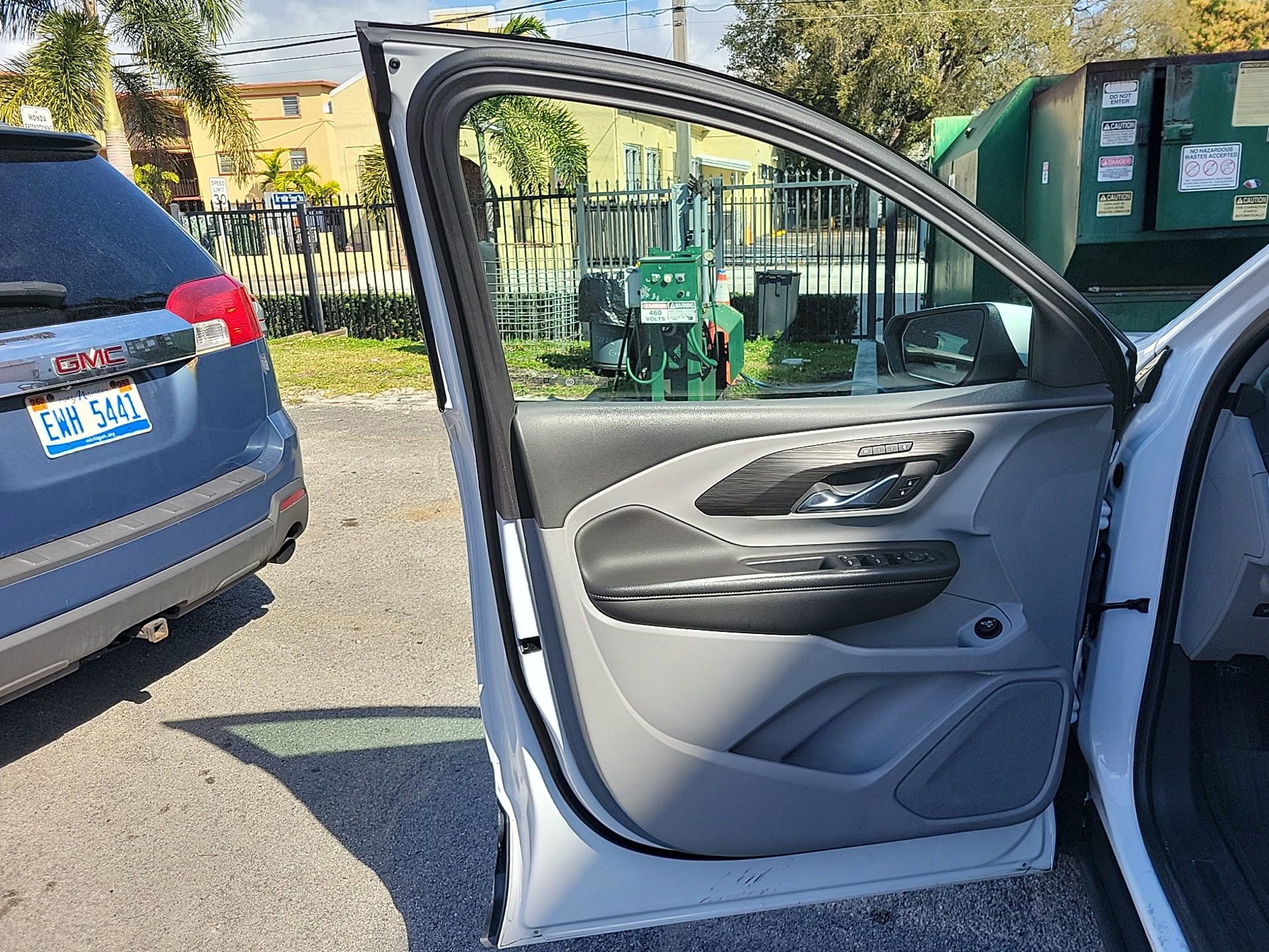 Used 2023 GMC Terrain SLT w/ LPO, Floor Liner Package image 25