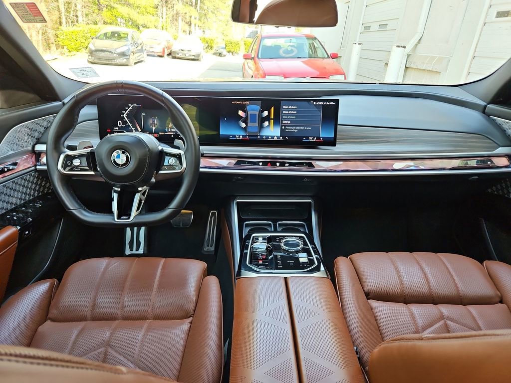 Used 2024 BMW 760i xDrive AWD/4WD image 10