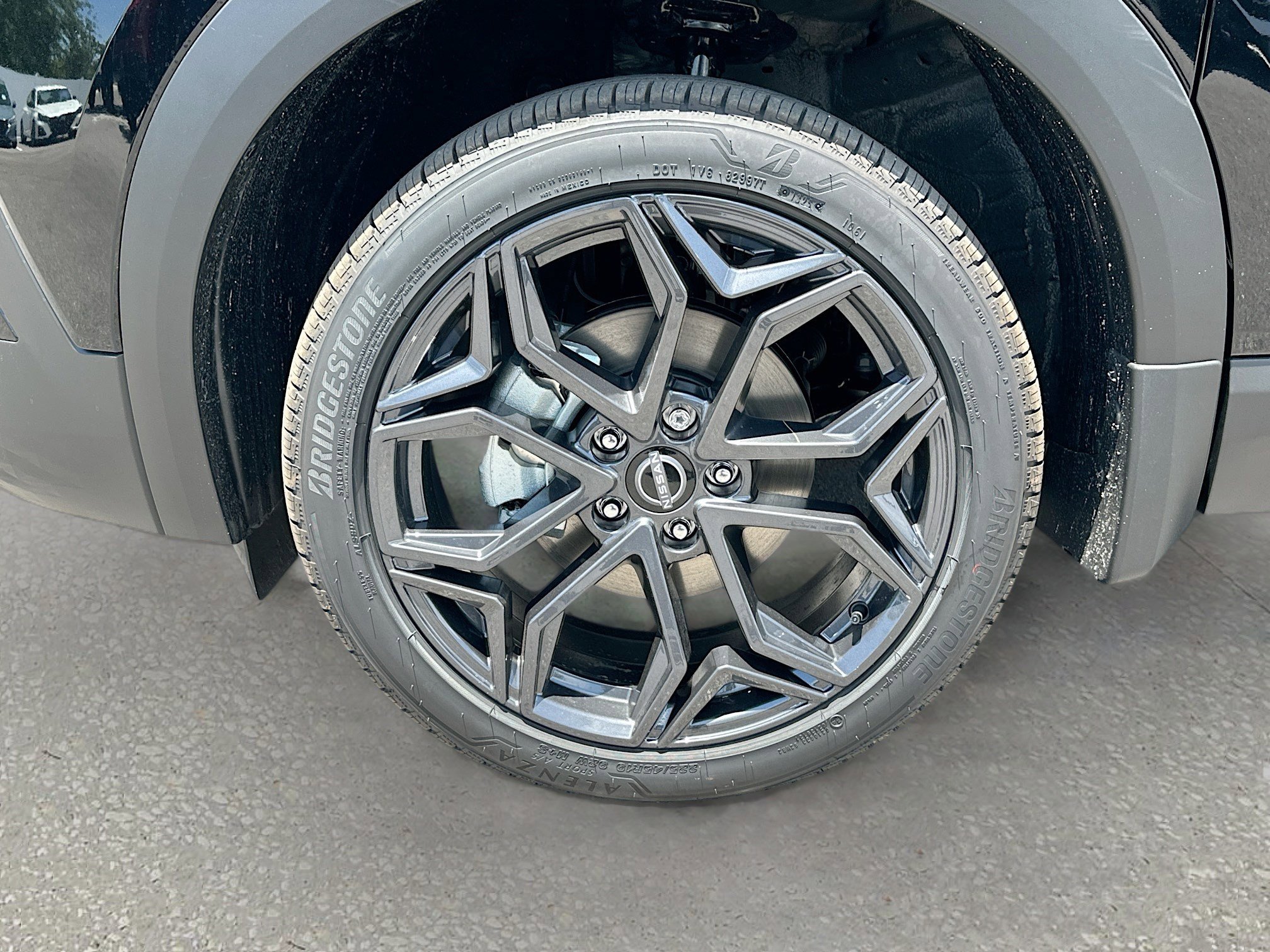 New 2025 Nissan Kicks SR FWD image 18