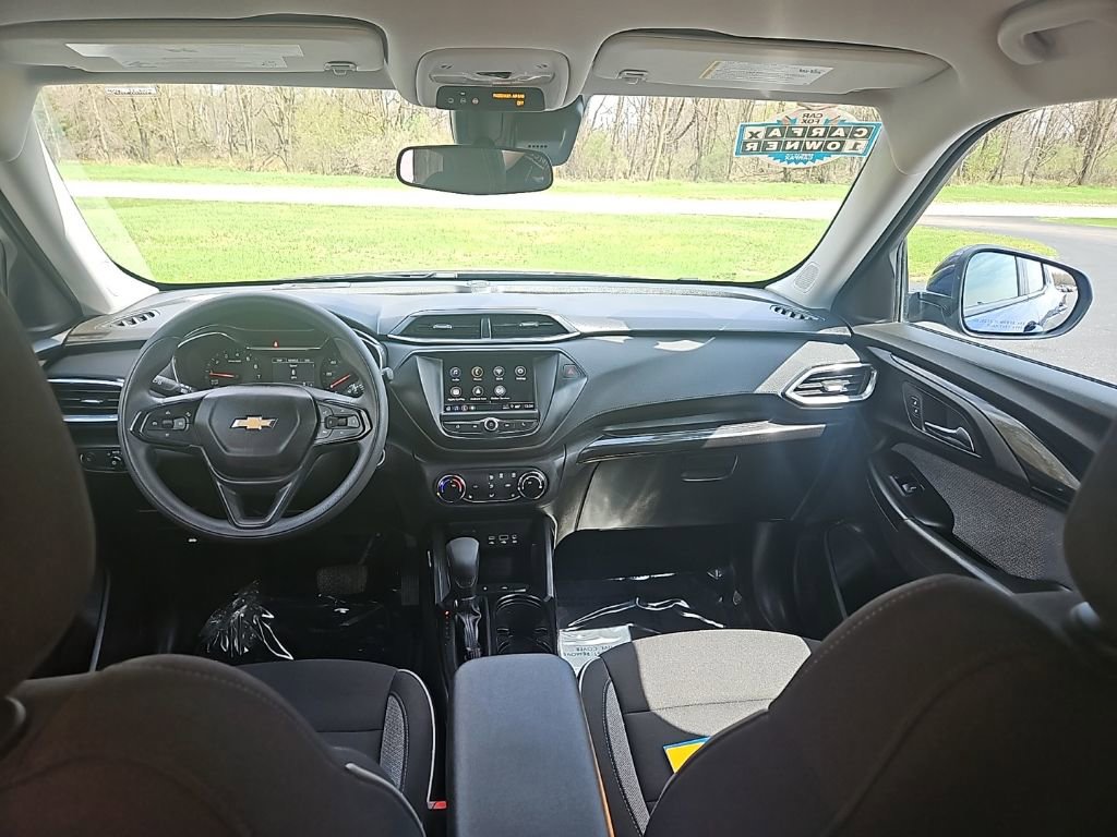 Used 2023 Chevrolet TrailBlazer LT FWD image 22