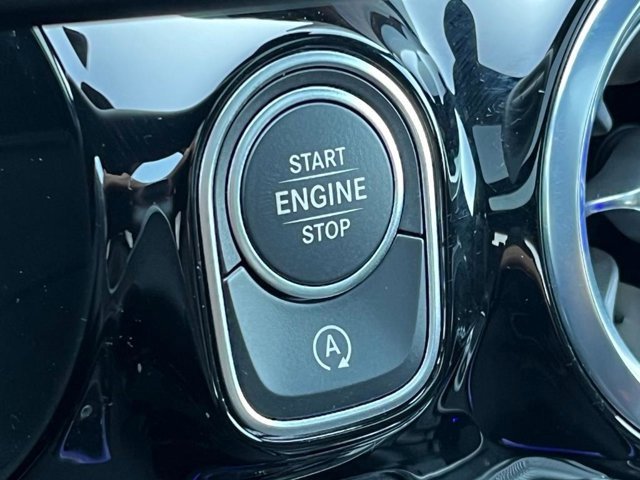 Used 2025 Mercedes-Benz GLA 250 4MATIC image 25