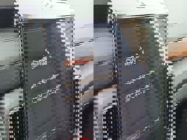 New 2026 GMC Yukon Denali w/ Sun & Power Step Package image 17