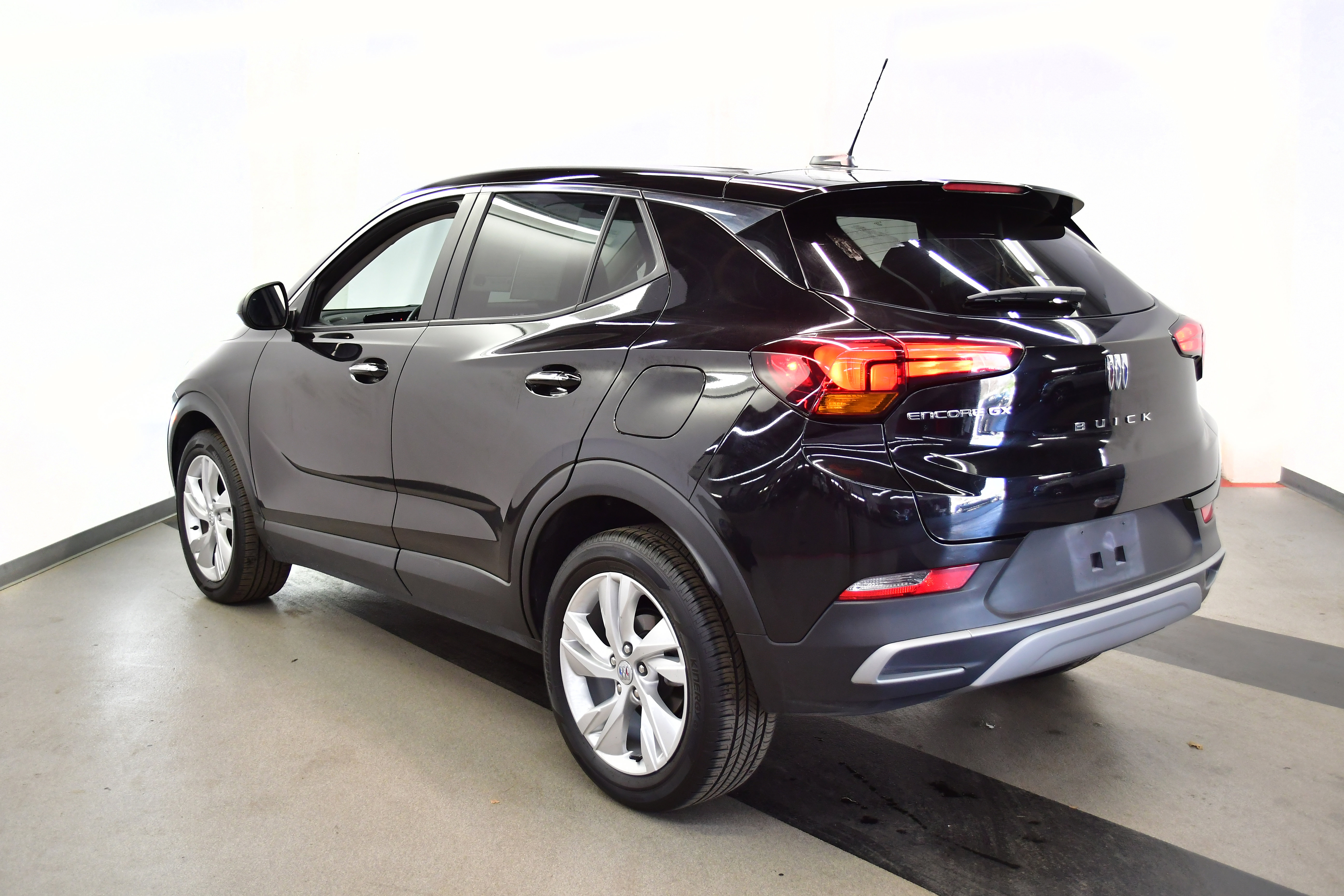 Used 2025 Buick Encore GX Preferred FWD image 5