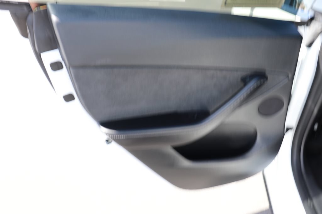 Used 2021 Tesla Model Y Long Range AWD/4WD image 12