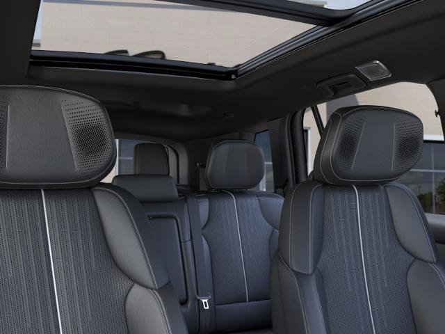 New 2027 Cadillac Vistiq Luxury AWD/4WD image 24