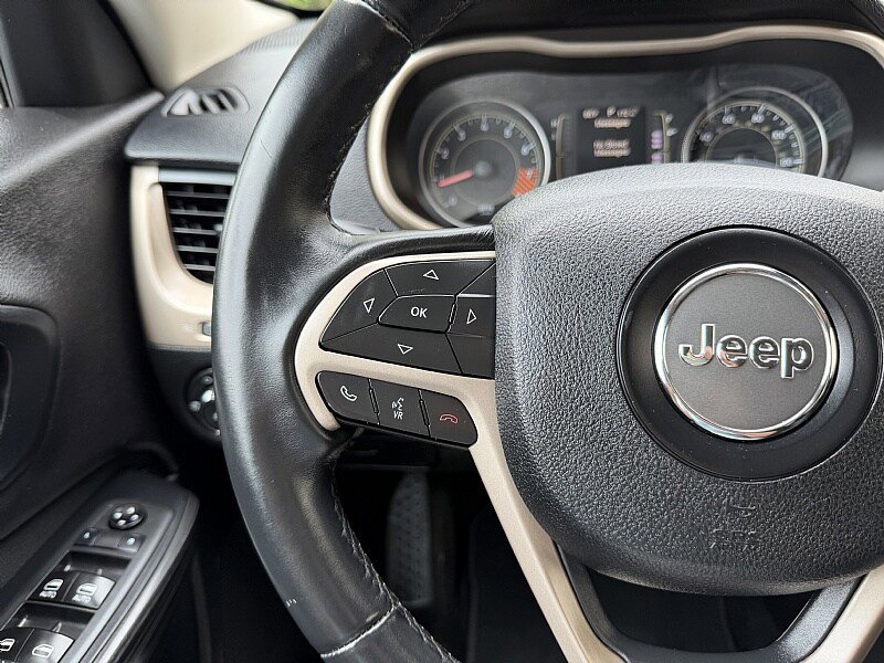 Used 2014 Jeep Cherokee Latitude AWD/4WD image 21