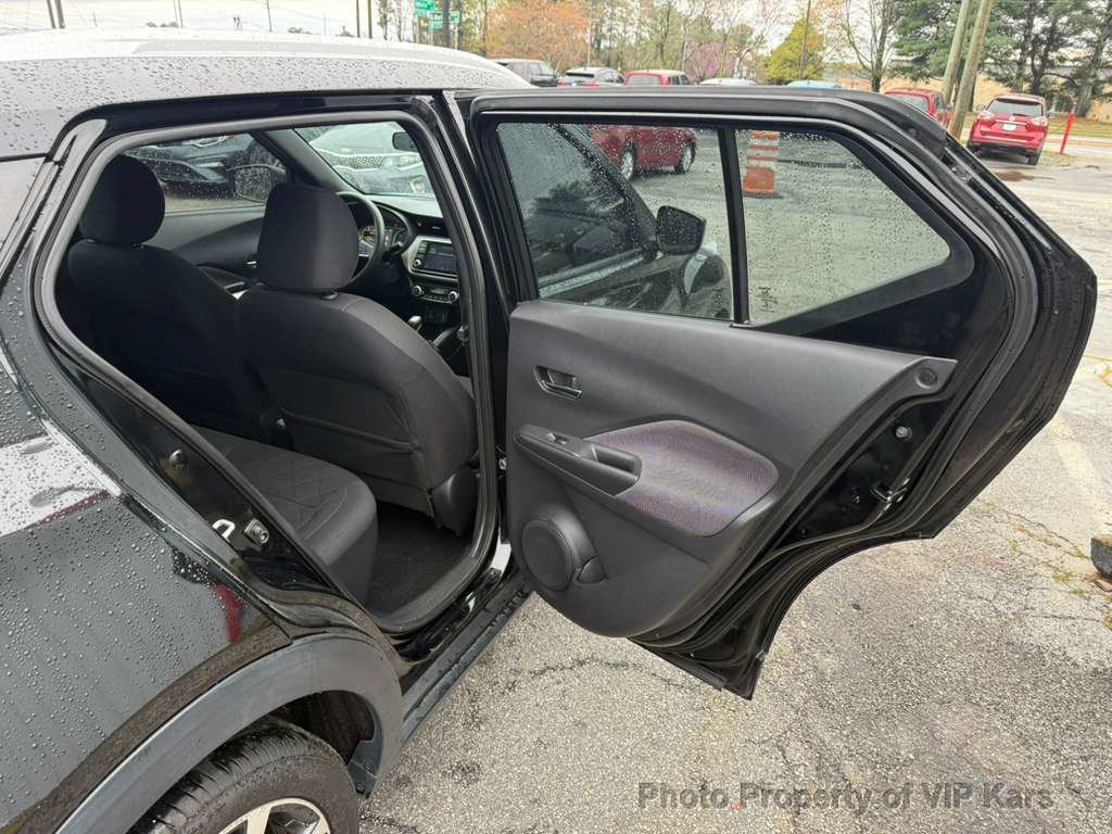 Used 2019 Nissan Kicks SV FWD image 11
