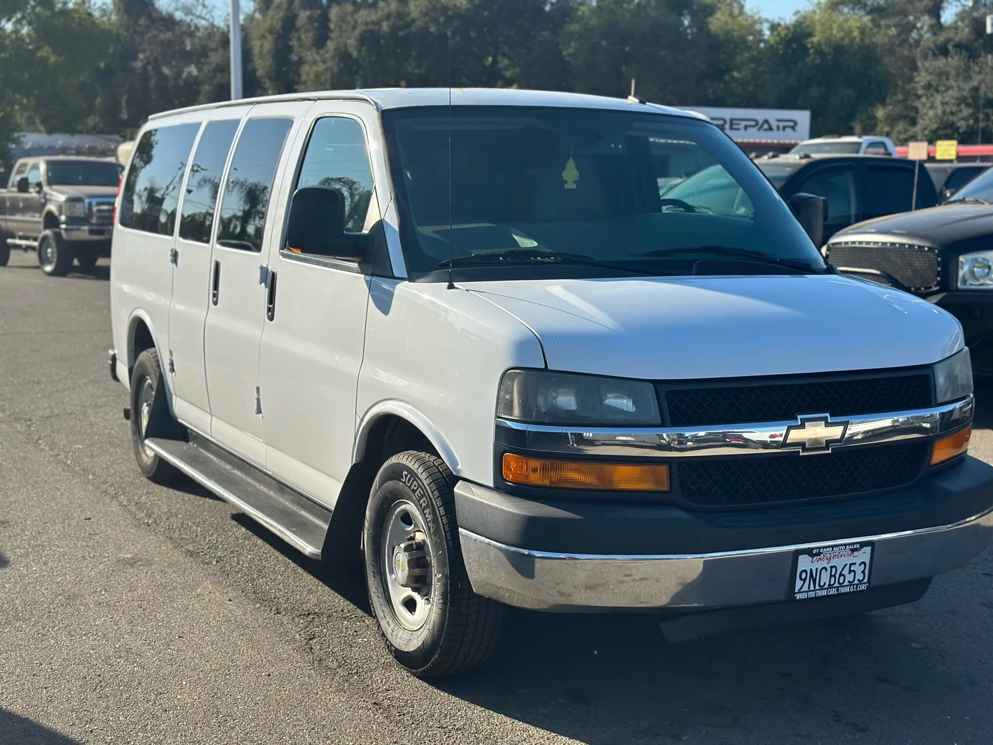 Used 2013 Chevrolet Express 3500 LT w/ LT Preferred Equipment Group RWD image 2