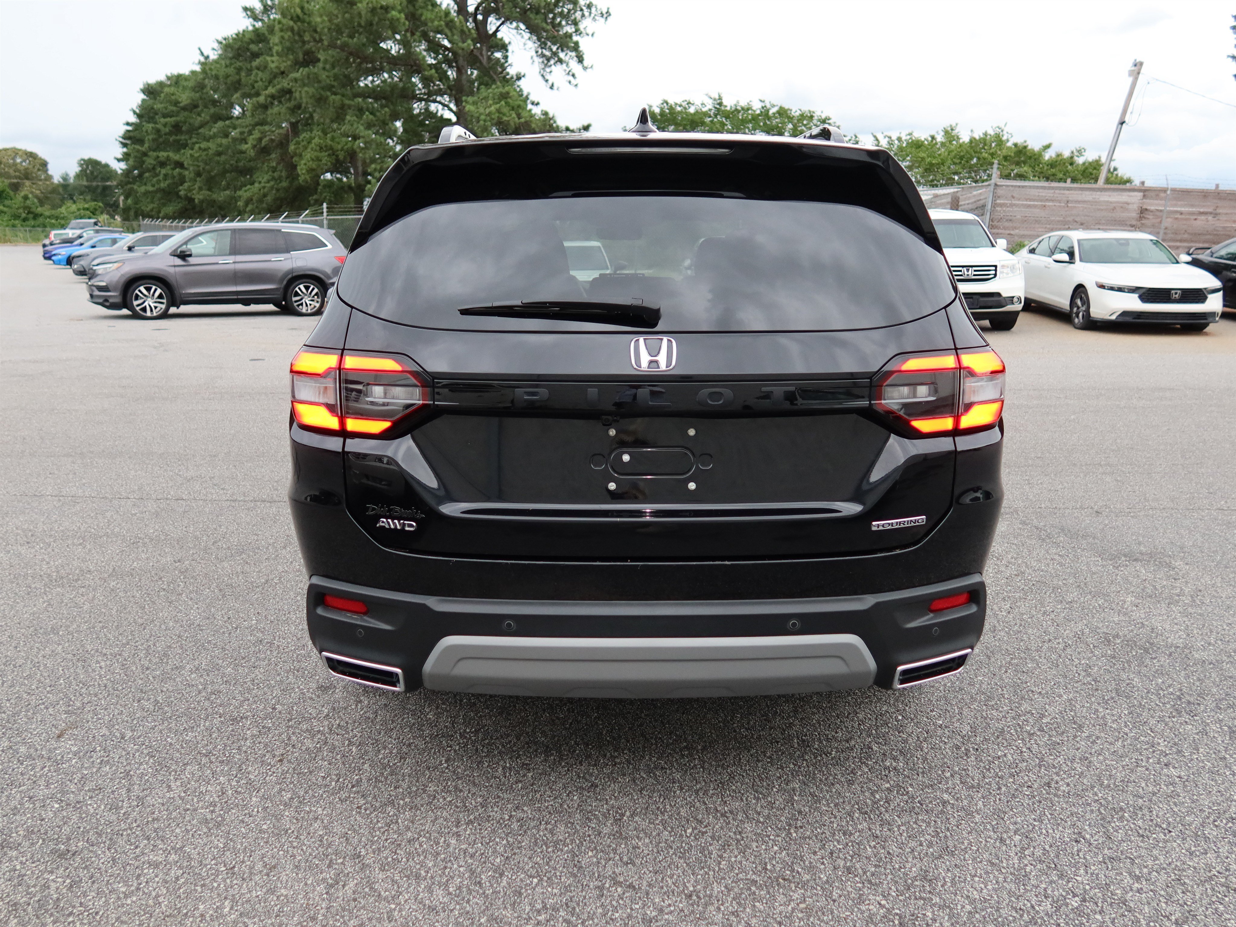 Used 2023 Honda Pilot Touring image 5