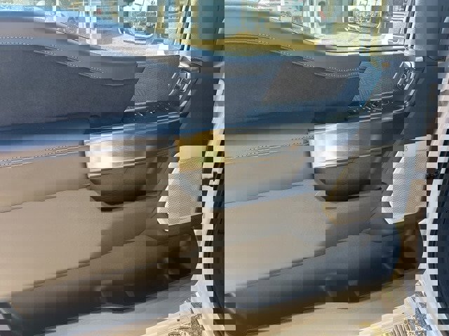 Used 2025 Ford F450 Platinum w/ FX4 Off-Road Package image 22