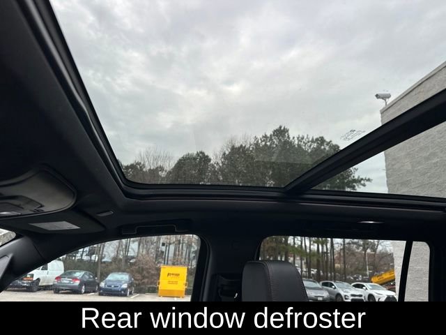 Used 2022 Chevrolet Suburban RST w/ Luxury Package image 17