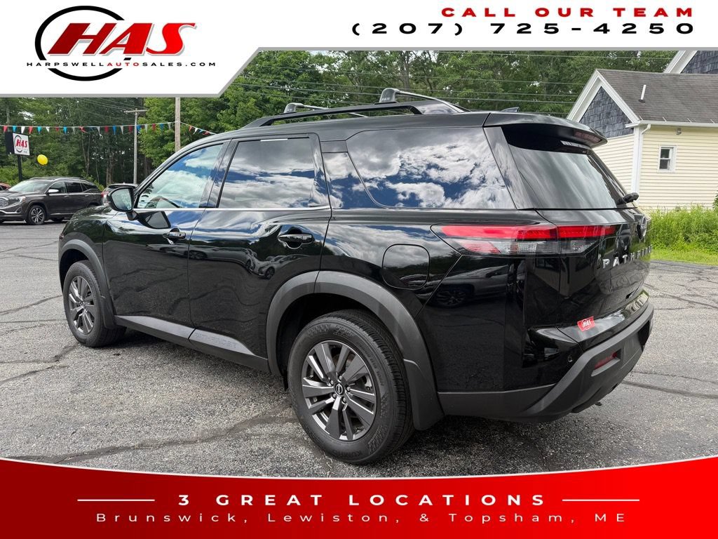 Used 2023 Nissan Pathfinder SV w/ Cargo Package AWD/4WD image 4