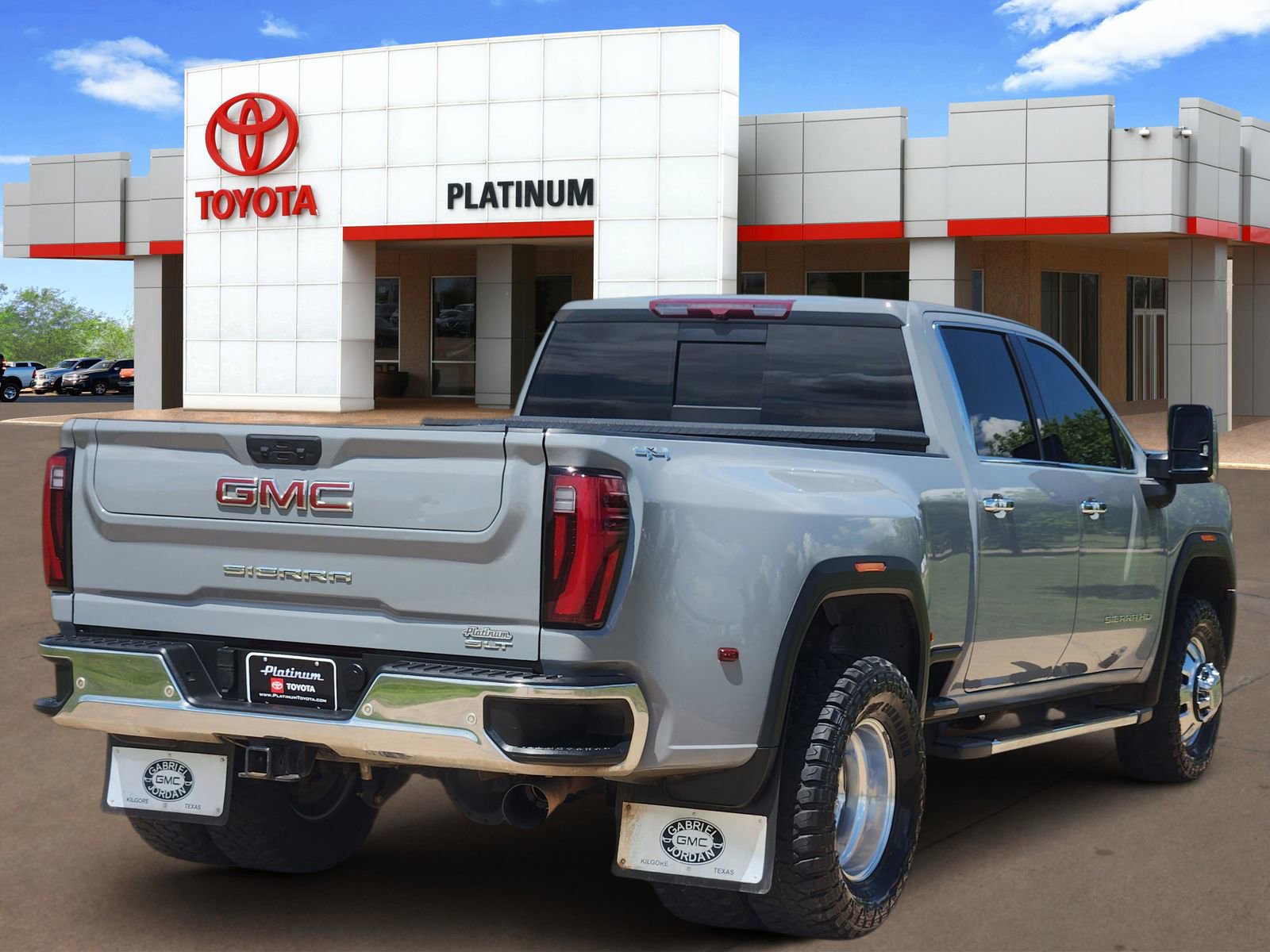 Used 2024 GMC Sierra 3500 SLT w/ Texas SLT Premium Package AWD/4WD image 5