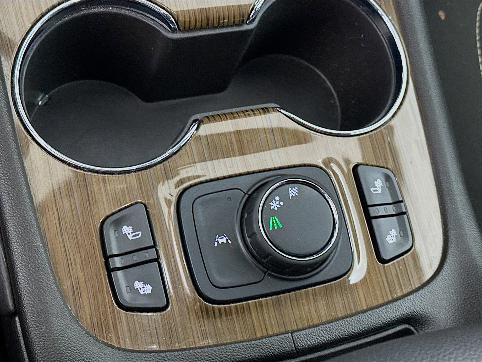 Used 2023 GMC Acadia SLE w/ Driver Convenience Package image 26