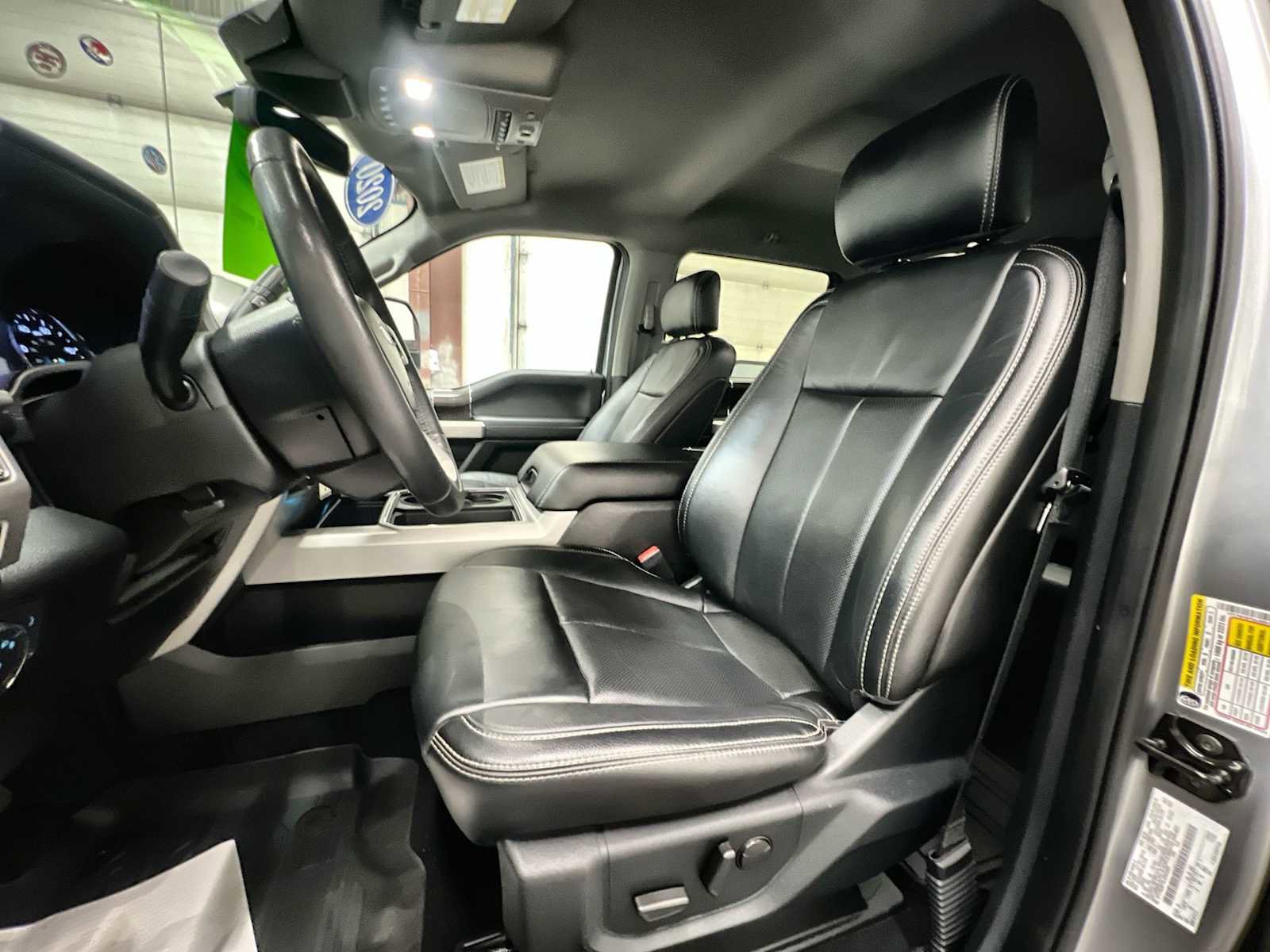 Used 2020 Ford F250 Lariat w/ Chrome Package image 13