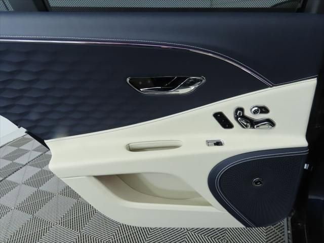 Used 2025 Bentley Flying Spur Plug-In Hybrid image 28