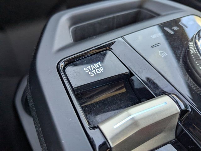 Used 2023 BMW iX xDrive50 image 32