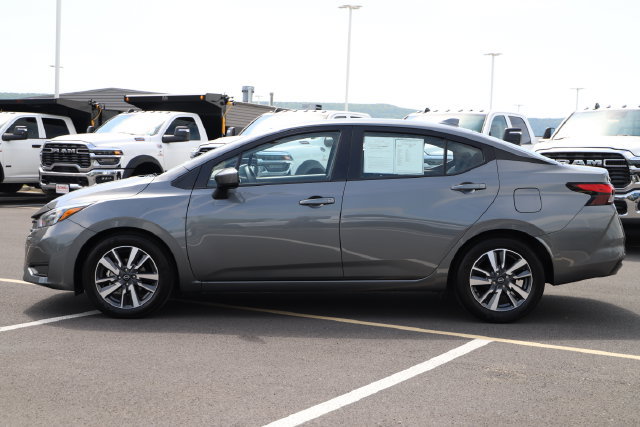 Used 2025 Nissan Versa SV FWD image 4