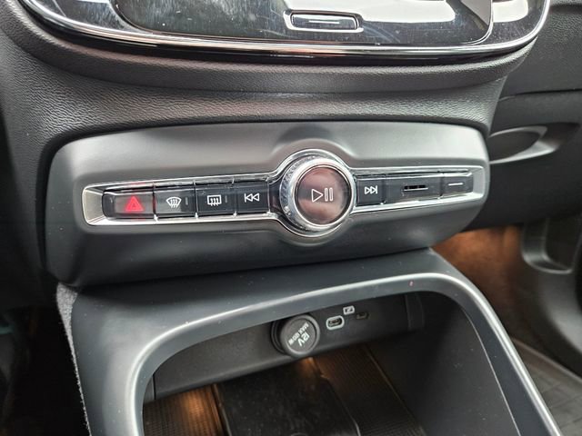 Used 2023 Volvo C40 P8 Recharge Ultimate w/ Protection Package Premier image 23