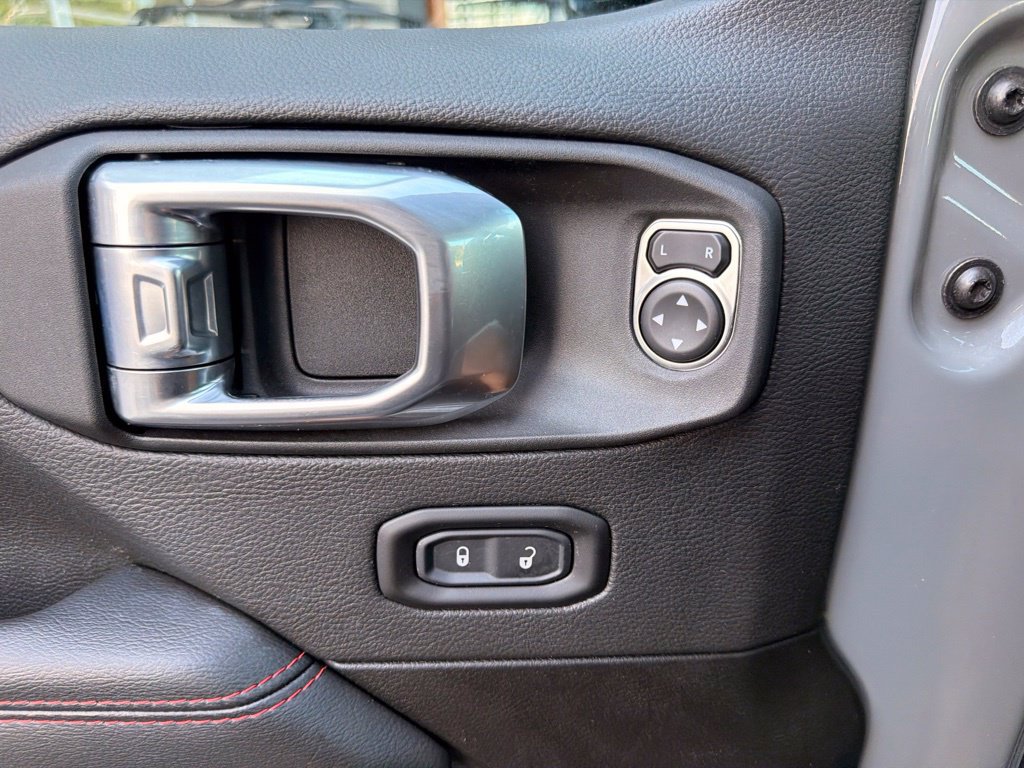 Used 2022 Jeep Gladiator Rubicon w/ LED Lighting Group AWD/4WD image 29