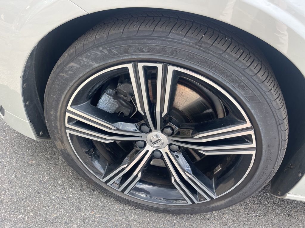 Used 2020 Volvo S60 T6 Inscription image 12