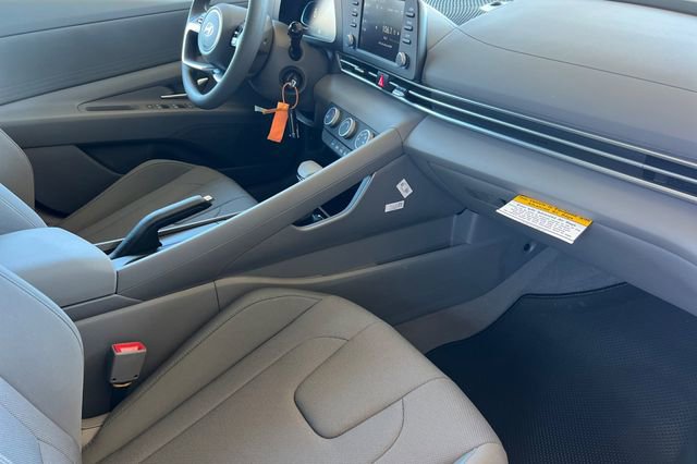 New 2026 Hyundai Elantra SE image 15