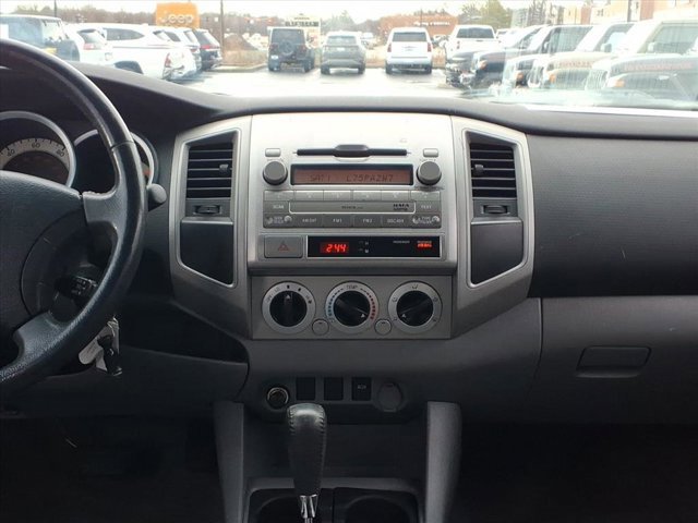 Used 2011 Toyota Tacoma PreRunner image 10