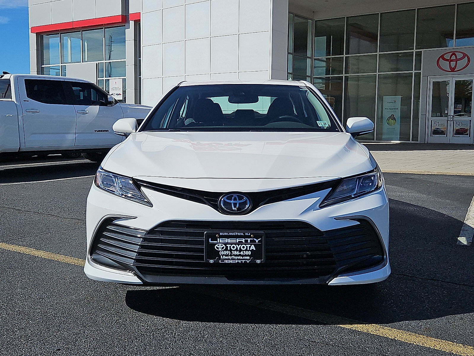 Used 2024 Toyota Camry LE w/ Convenience Package FWD image 2