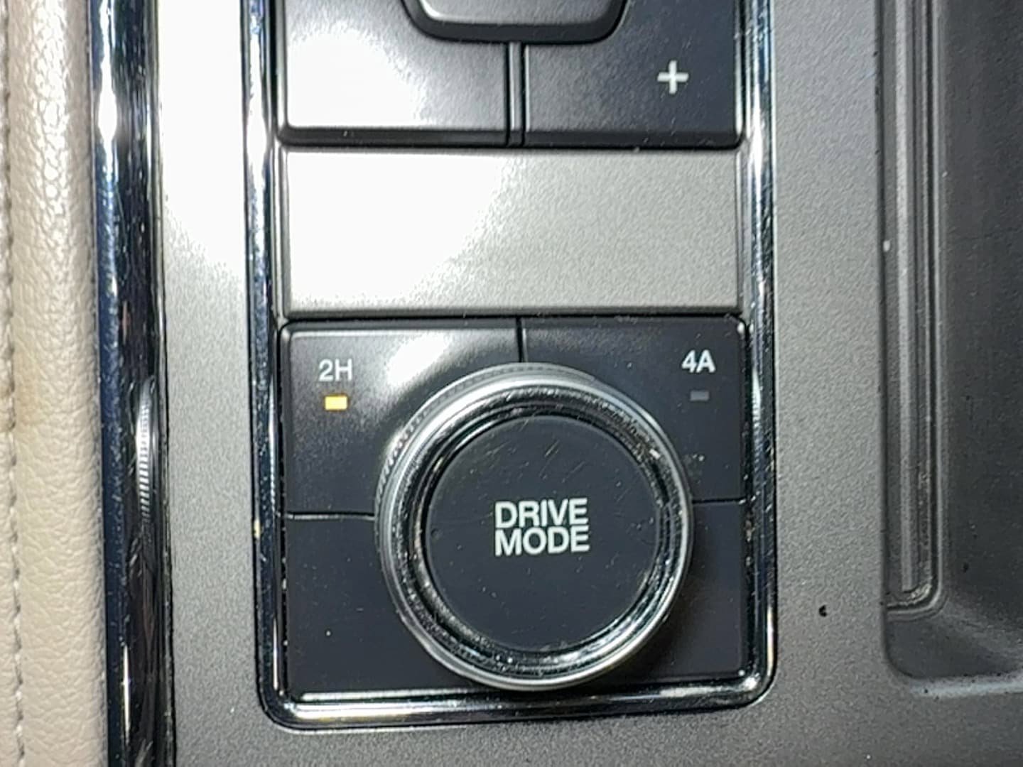 Used 2020 Ford Expedition XLT w/ Equipment Group 202A AWD/4WD image 33