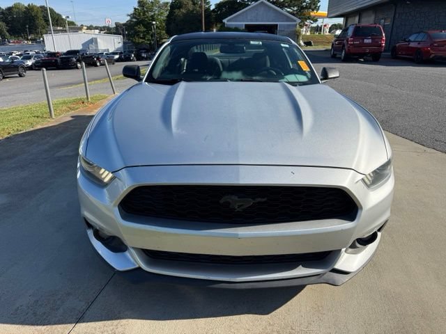 Used 2016 Ford Mustang Coupe RWD image 2