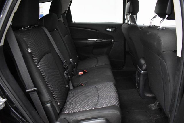 Used 2020 Dodge Journey SE image 25