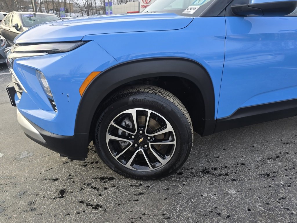 Used 2024 Chevrolet TrailBlazer LT w/ Driver Confidence Package image 2