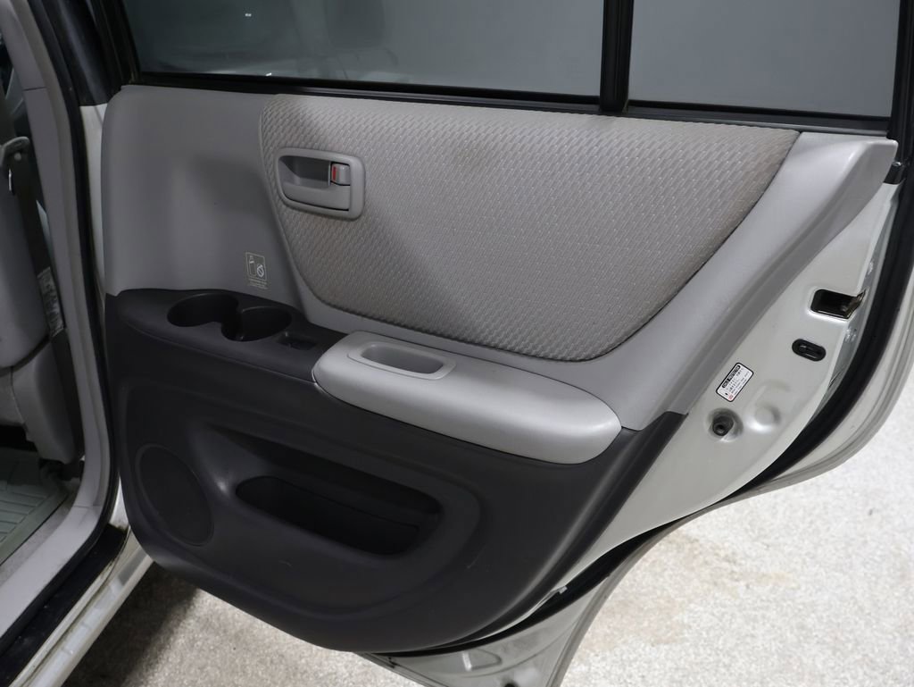 Used 2004 Toyota Highlander V6 image 24