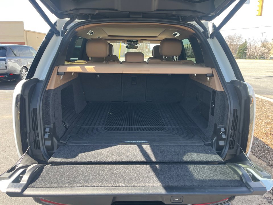 Certified 2024 Land Rover Range Rover SE AWD/4WD image 15