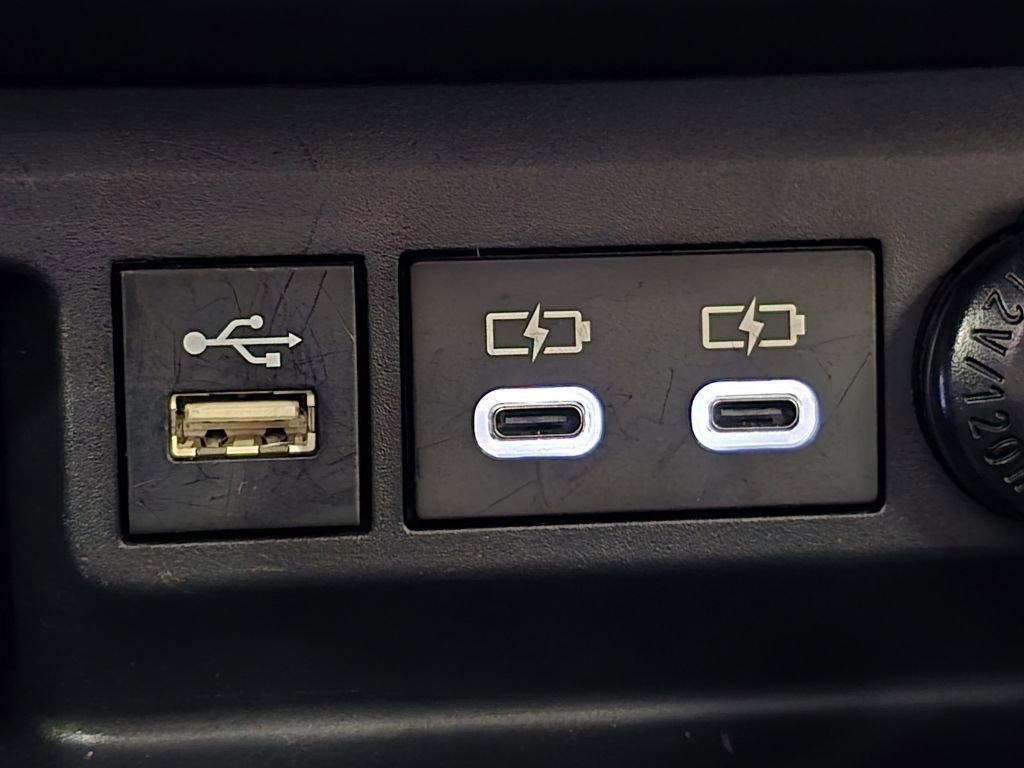 Used 2023 Toyota Highlander LE image 5